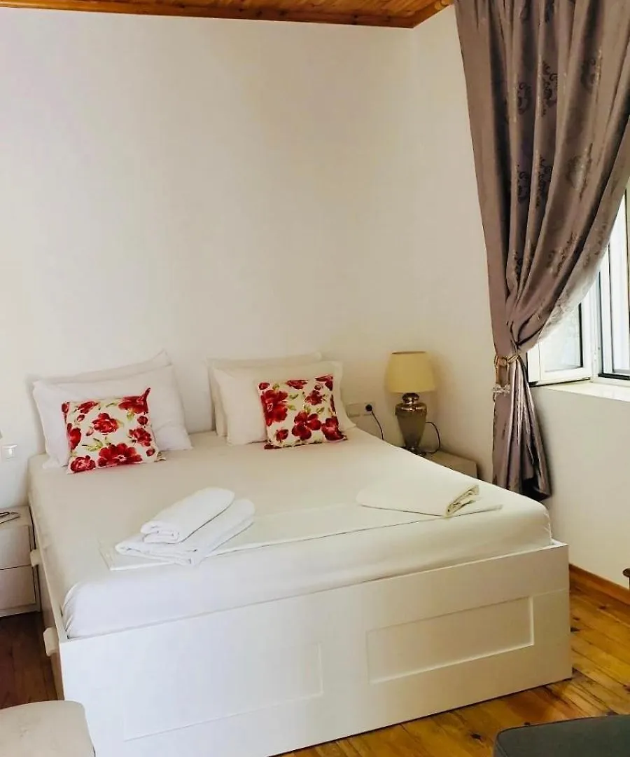 Viktora'S House Apartment Himare Albania